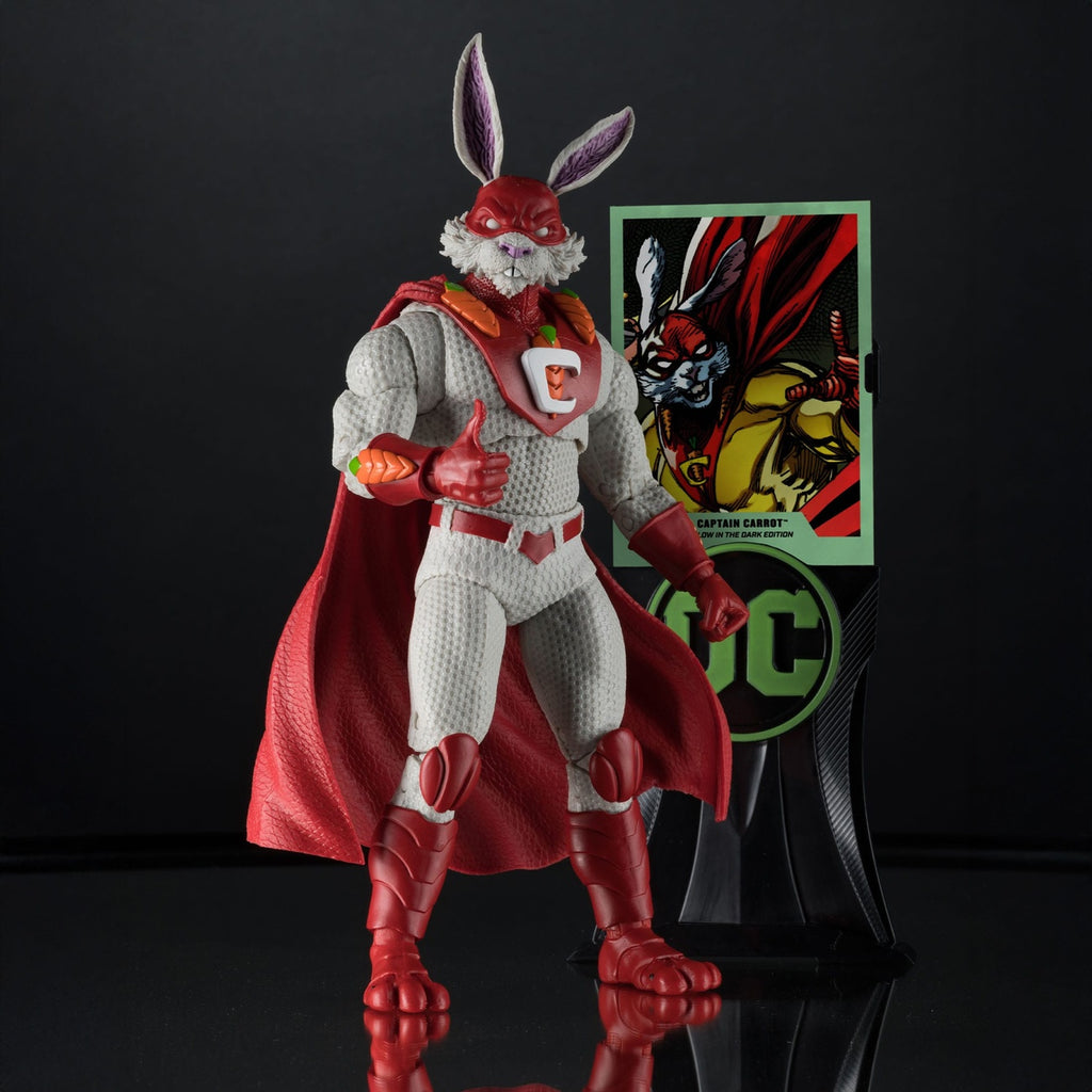 Zdjęcie produktu Figurka DC Multiverse Captain Carrot (Justice League Incarnate) Glow in the Dark Edition (Gold Label) 18 cm