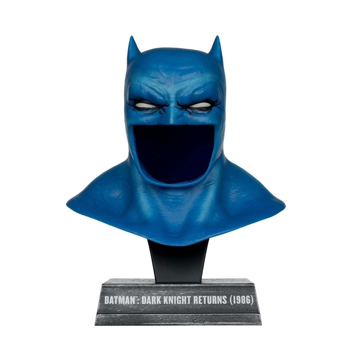 Zdjęcie produktu The Dark Knight Returns DC Direct Mini Replika 1/3 Maska Batmana 19 cm