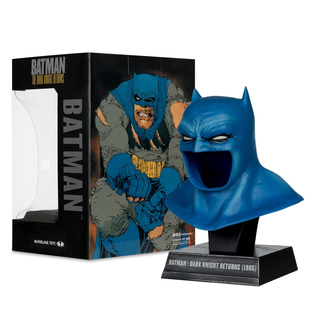 Zdjęcie produktu The Dark Knight Returns DC Direct Mini Replika 1/3 Maska Batmana 19 cm