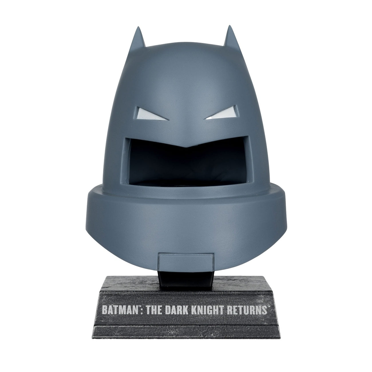 Zdjęcie produktu Batman DC Direct mini replika 1/3 Opancerzona maska Batmana (The Dark Knight Returns) 18 cm