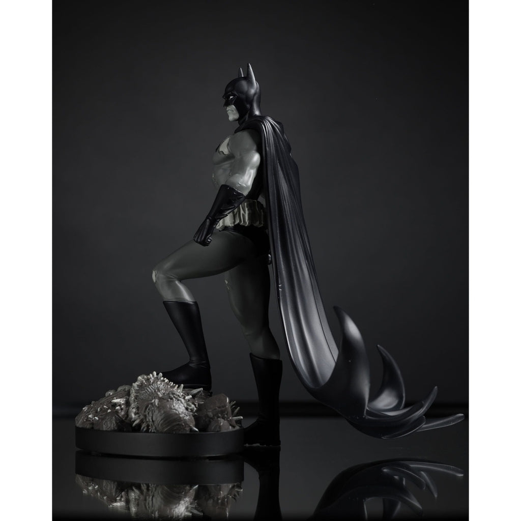 Zdjęcie produktu DC Direct Figura 1/10 Batman by Bjorn Barends (Black & White) 18 cm