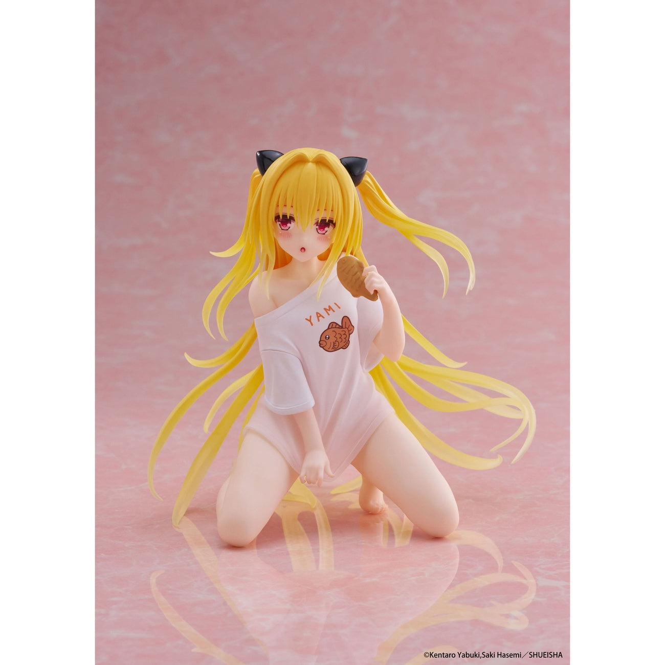 Zdjęcie produktu To Love-Ru Darkness Figurka PVC Desktop Cute Figure Golden Darkness Roomwear Ver. 13 cm