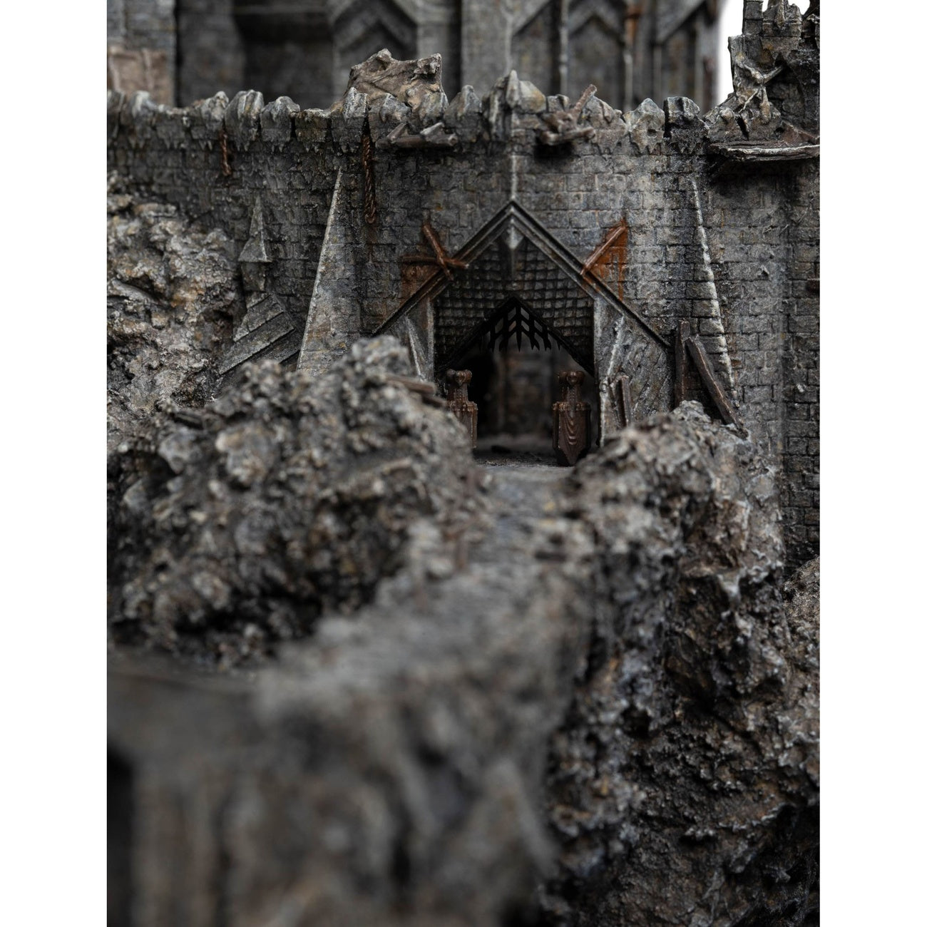 Zdjęcie produktu Władca Pierścieni Figura Cirith Ungol - Limited Edition 33 cm