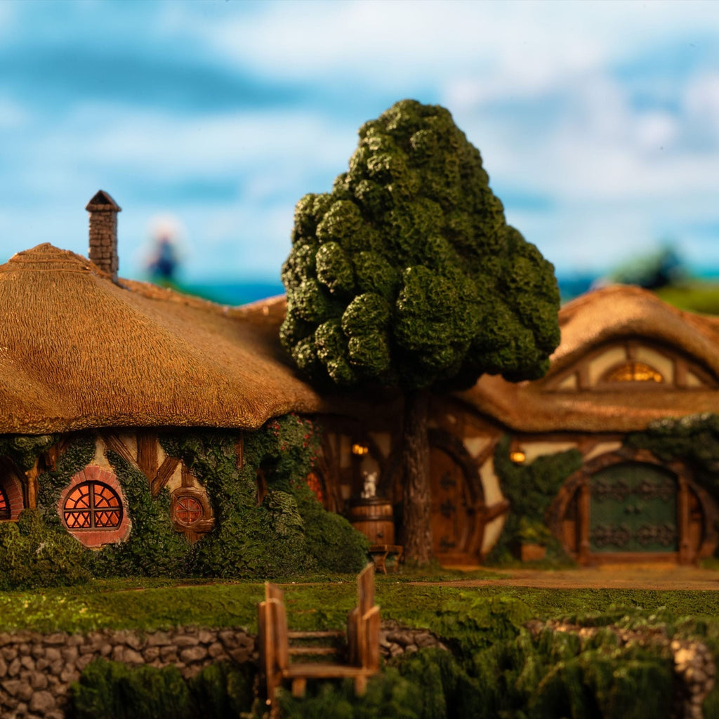 Zdjęcie produktu Władca Pierścieni Figurka The Green Dragon Inn
