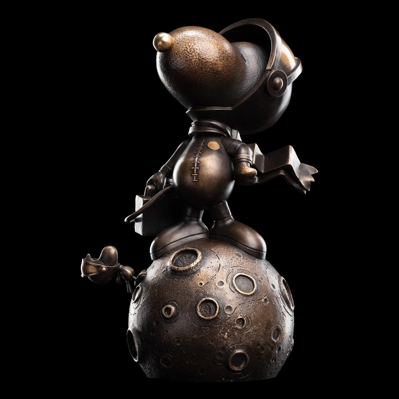 Zdjęcie produktu Fistaszki Brązowa figura Snoopy: First Beagle on the Moon Limited Edition 29 cm