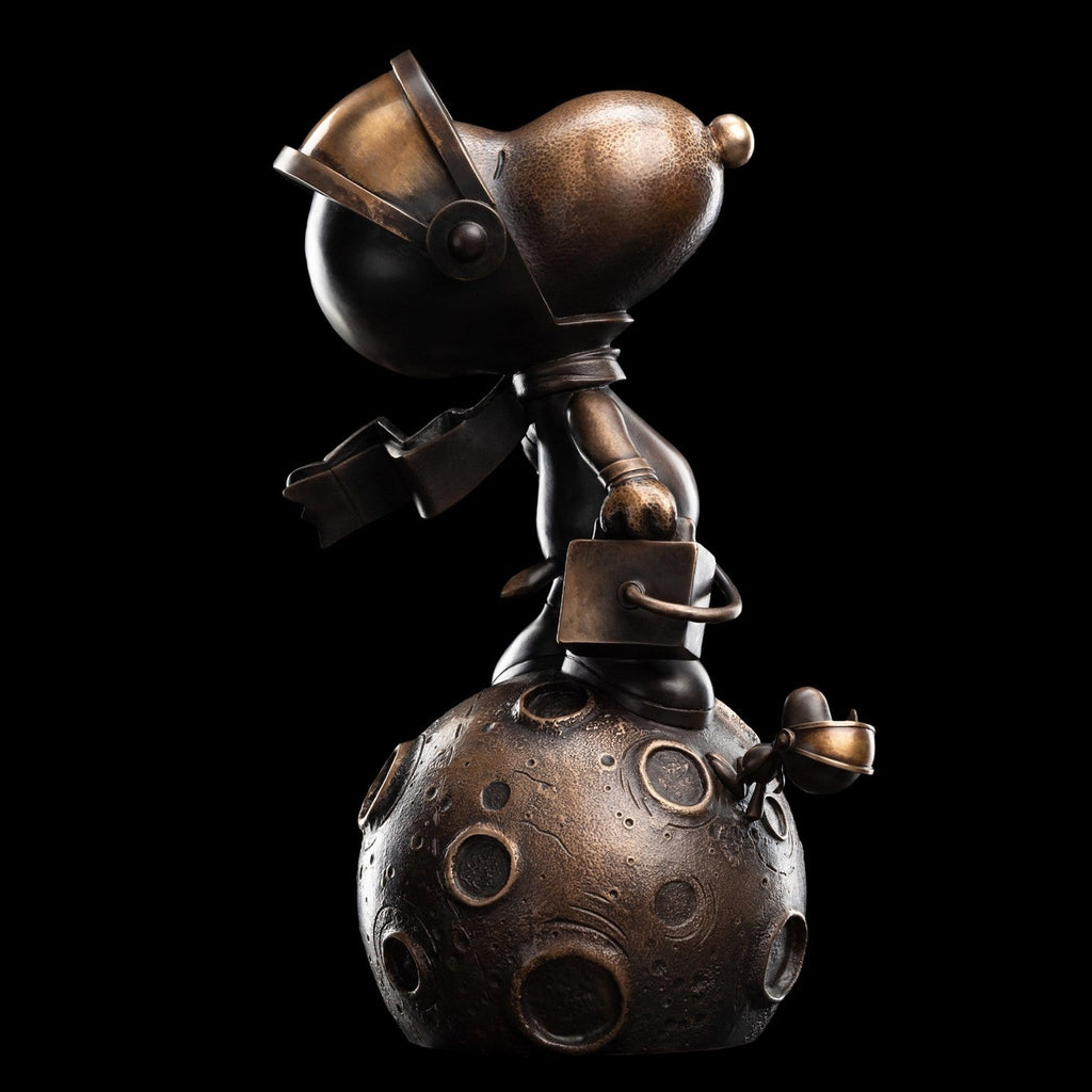 Zdjęcie produktu Fistaszki Brązowa figura Snoopy: First Beagle on the Moon Limited Edition 29 cm