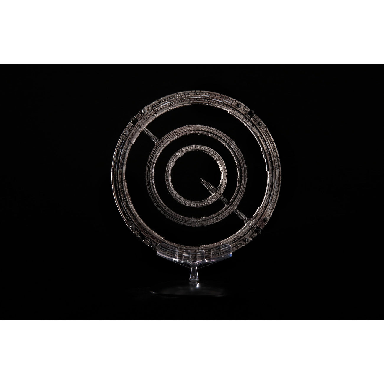 Zdjęcie produktu Foundation Die-Cast Statek kosmiczny The Invictus 20 cm