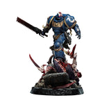 Zdjęcie produktu Warhammer 40,000: Space Marine 2 Figura 1/6 Lieutenant Titus Battleline Edition 63 cm