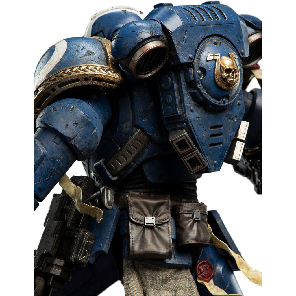 Zdjęcie produktu Warhammer 40,000: Space Marine 2 Figura 1/6 Lieutenant Titus Battleline Edition 63 cm