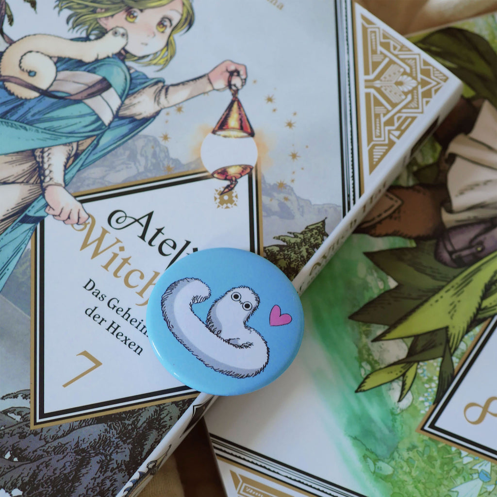 Zdjęcie produktu Przypinka Pędzlowy Robak dla fanów Atelier of Witch Hat