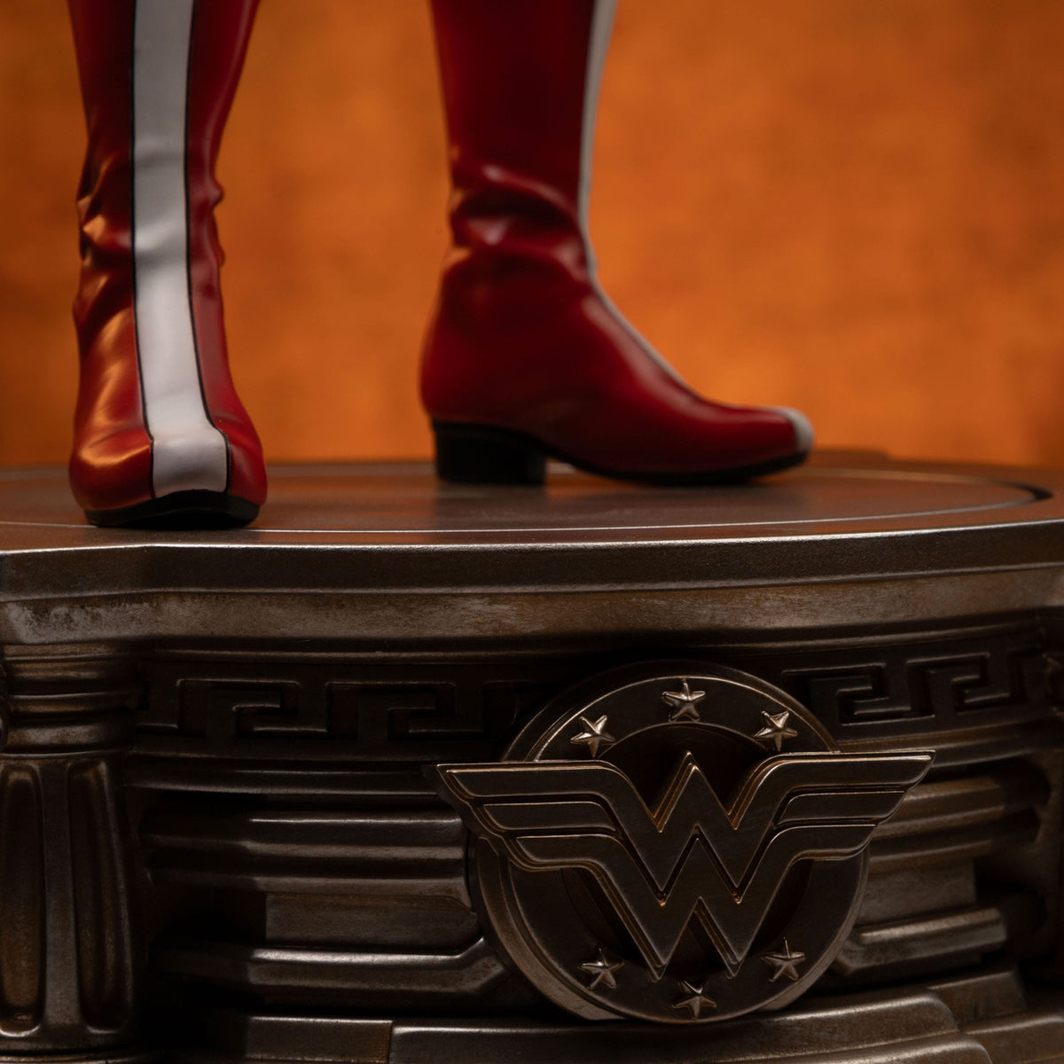 Zdjęcie produktu DC Comics Legacy Replica Figura 1/4 Wonder Woman 56 cm