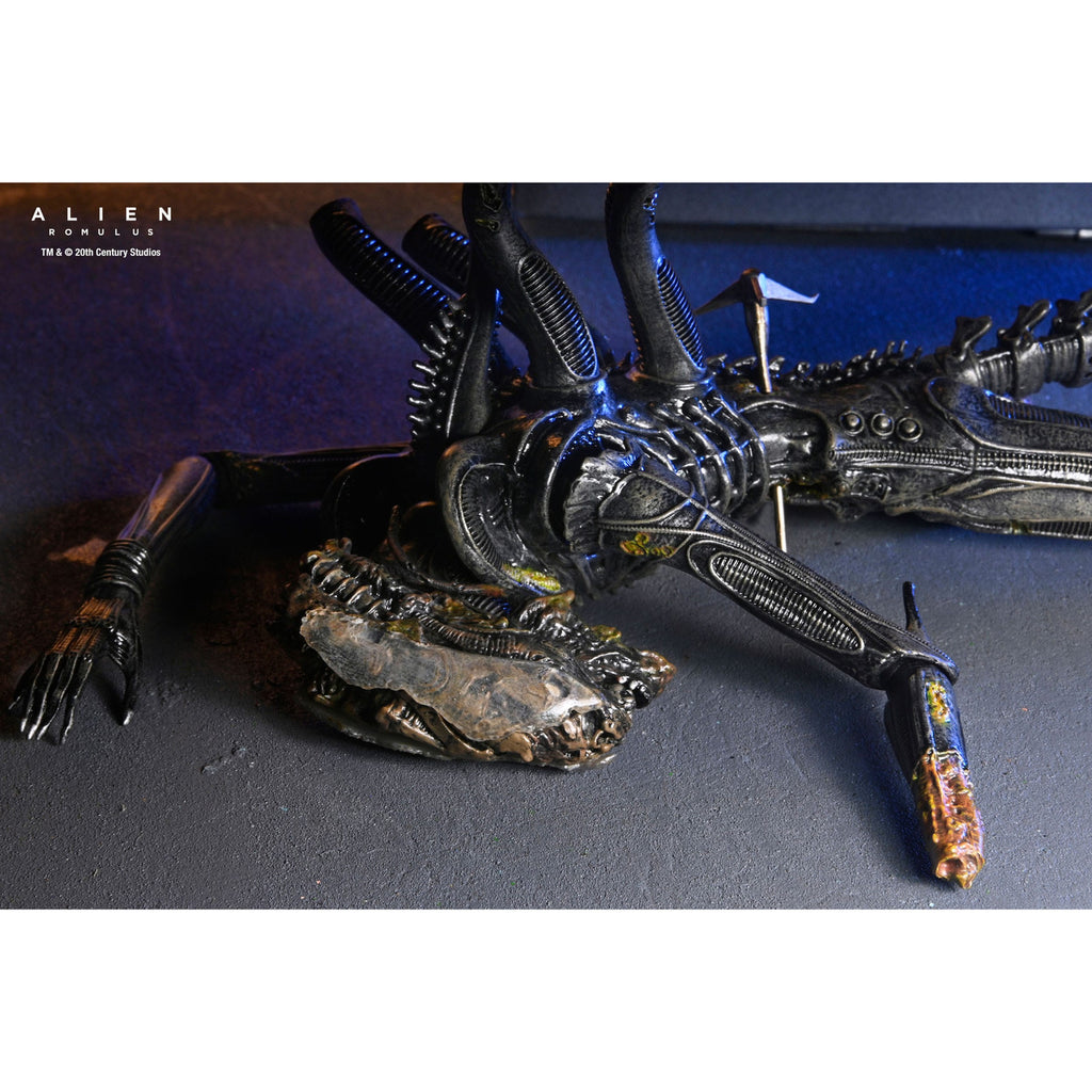 Zdjęcie produktu Alien: Romulus Figurka Akcji Deluxe Suspended Lab Xenomorph