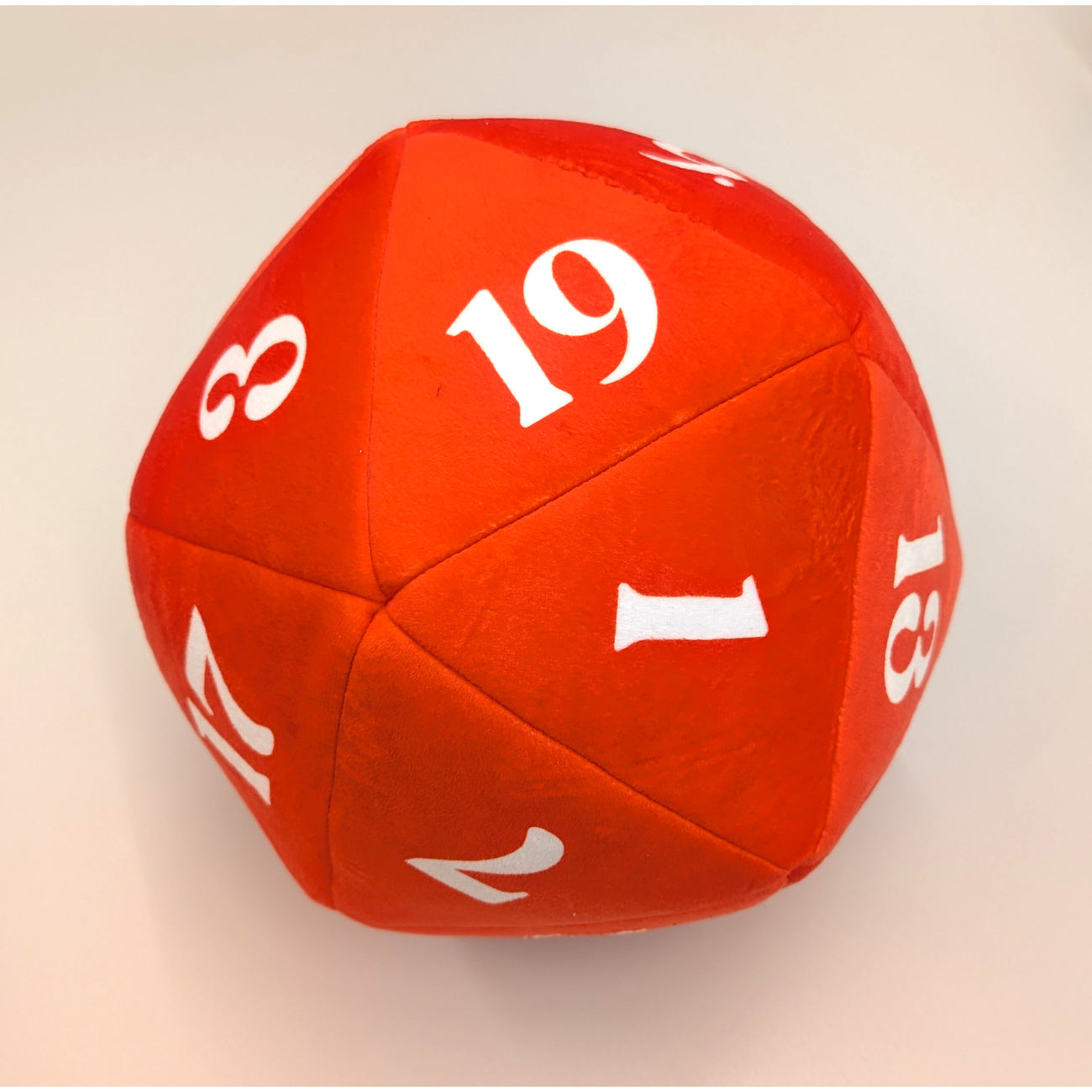 Zdjęcie produktu Dungeons & Dragons - Pluszowa kość D20