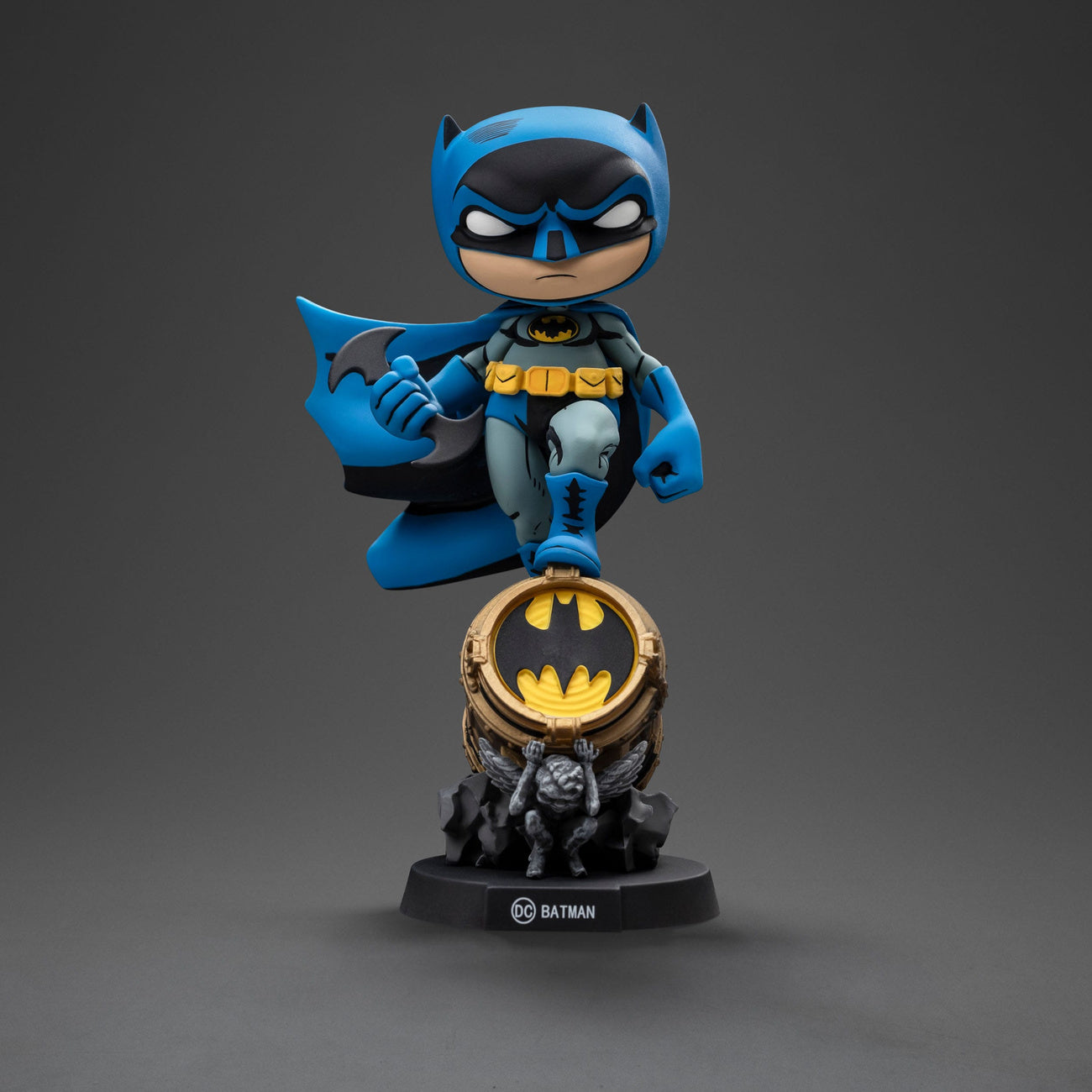Zdjęcie produktu Figurka PVC Mini Co. Batman on Bat-Signal (Blue Variant)