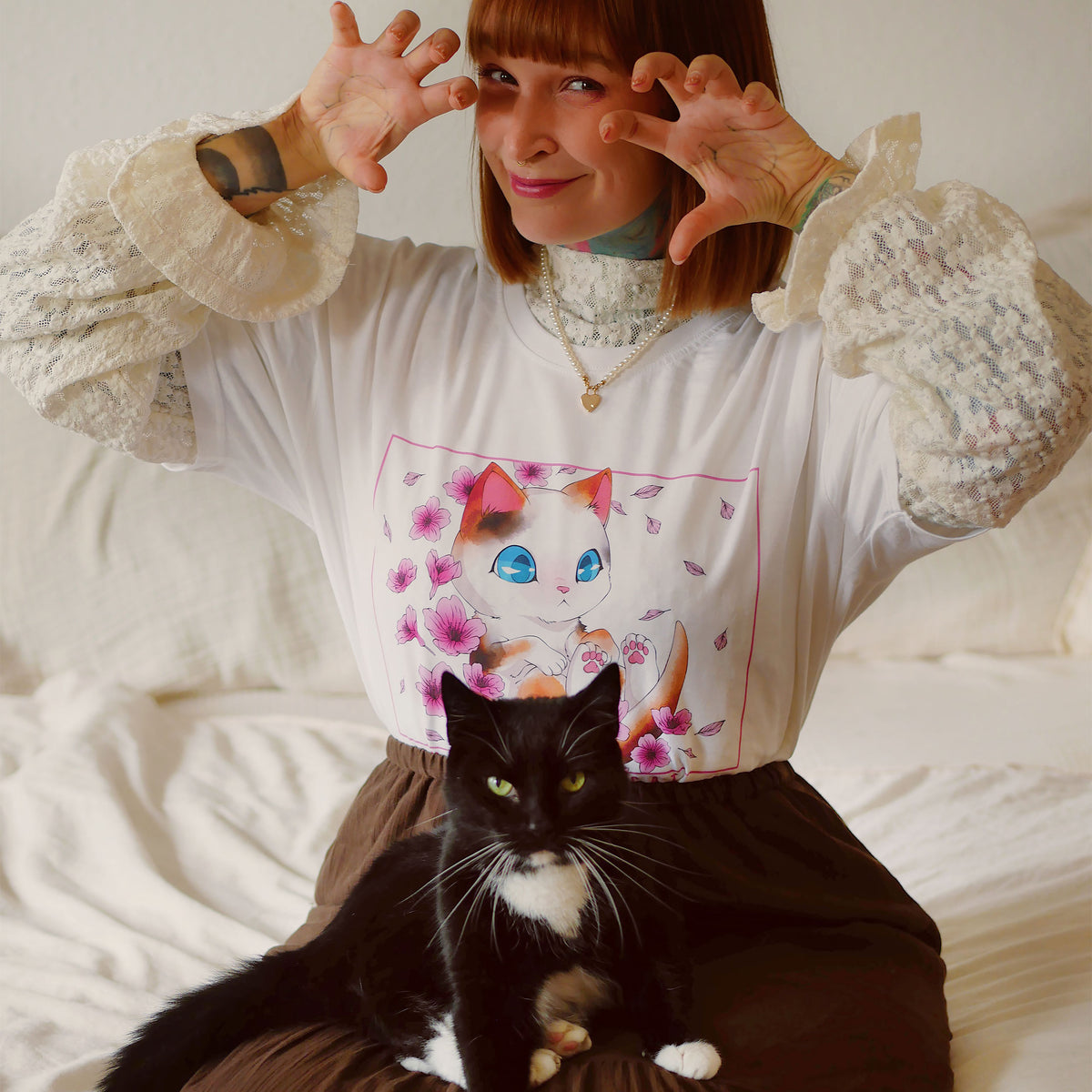 Zdjęcie produktu T-shirt Maomao The Cat Limited Edition dla fanów Pamiętnika aptekarki
