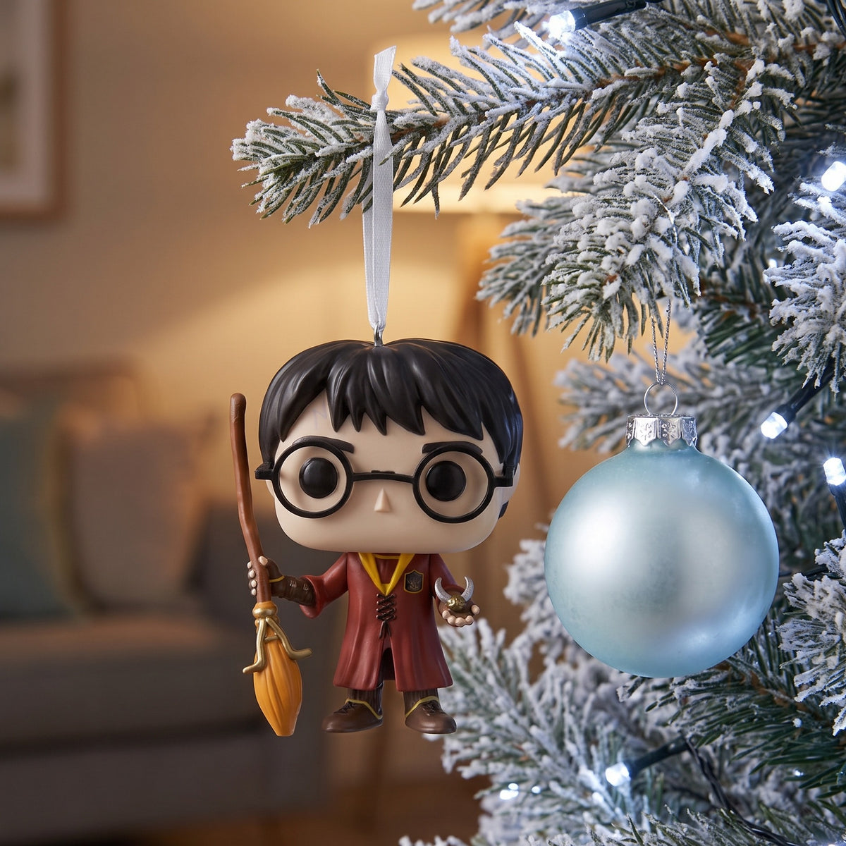 Zdjęcie produktu Harry Potter - Ozdoba choinkowa Harry z miotłą